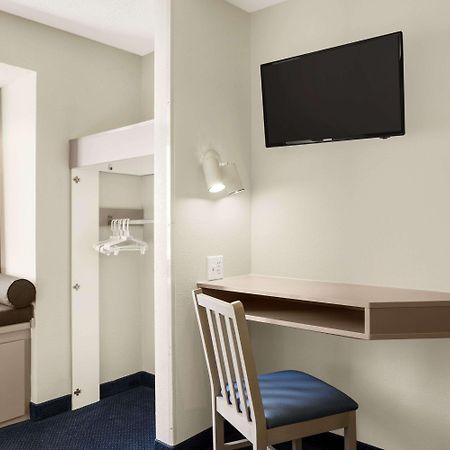 Microtel Inn By Wyndham Louisville East Buitenkant foto