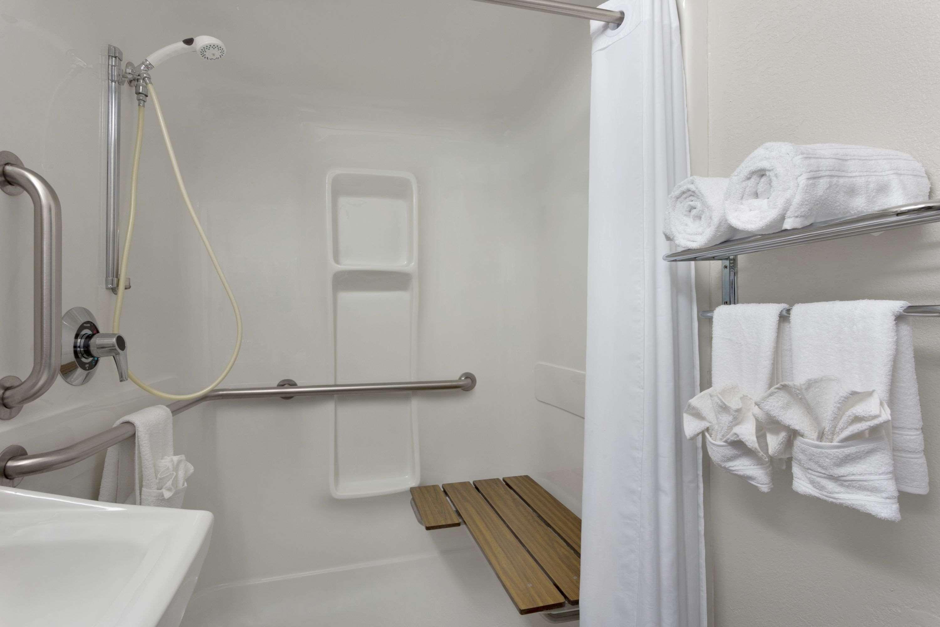 Microtel Inn By Wyndham Louisville East Buitenkant foto