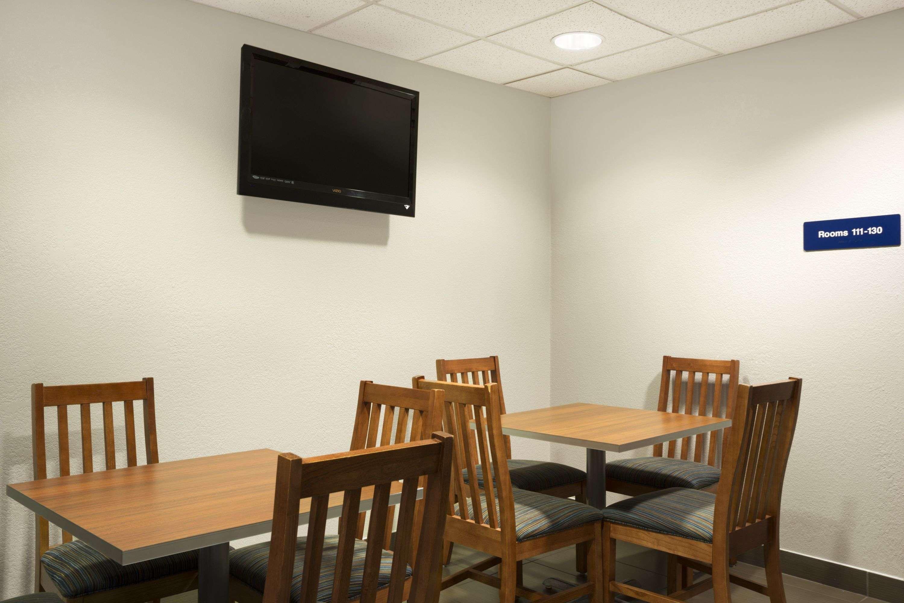 Microtel Inn By Wyndham Louisville East Buitenkant foto