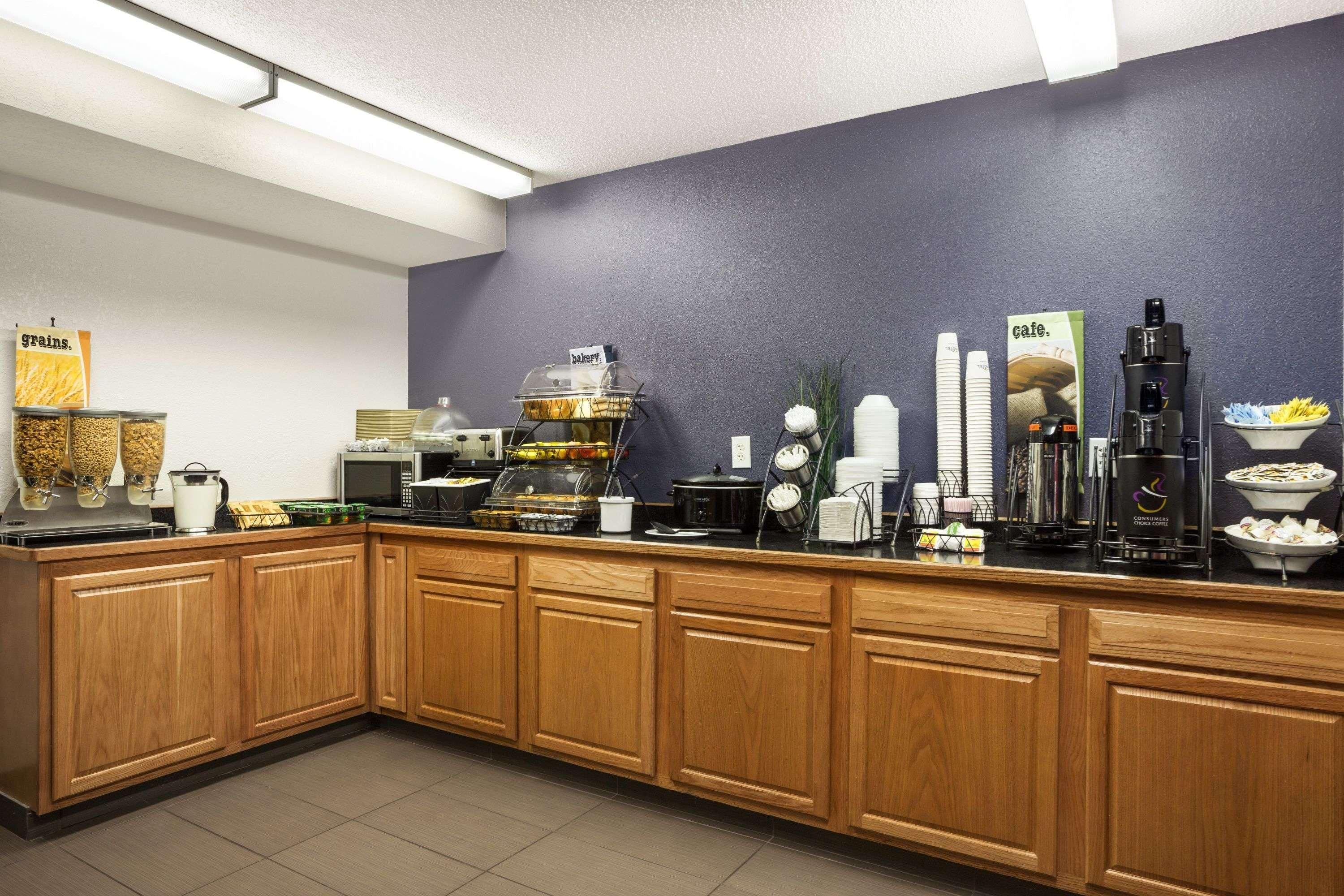 Microtel Inn By Wyndham Louisville East Buitenkant foto