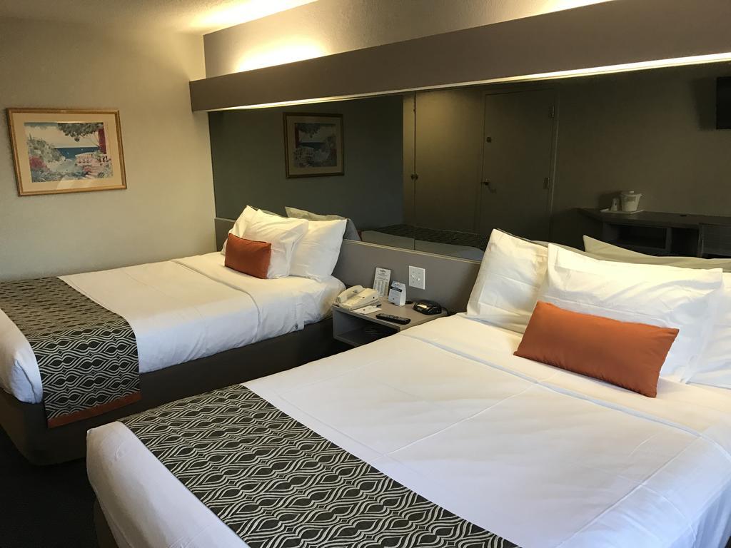 Microtel Inn By Wyndham Louisville East Buitenkant foto